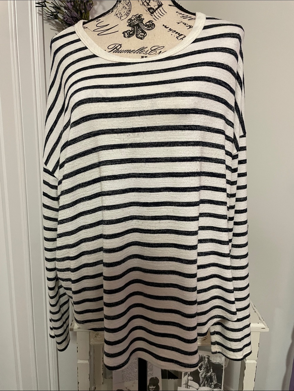 Time and Tru Black & White Striped Long-Sleeve Top